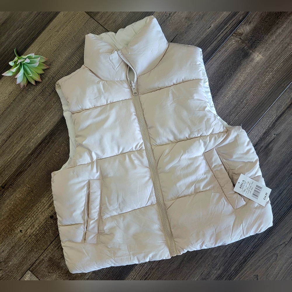 NWT Cream Madden Girl Puffer Jacket Size Small.